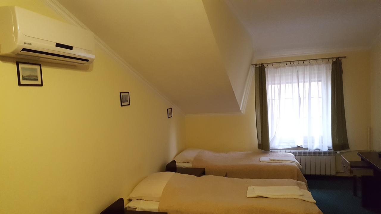 Zielony Dworek Kraśnik Exterior foto